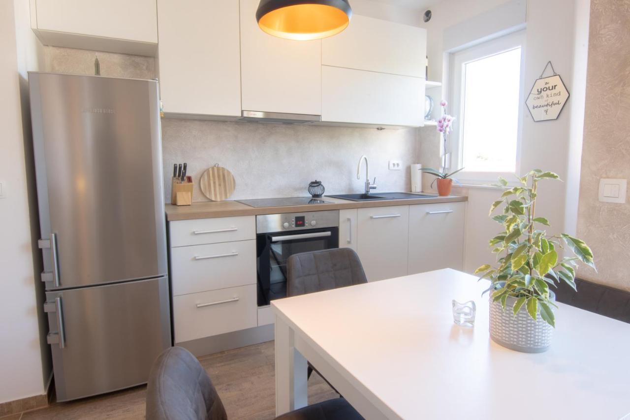 Apartman Perla Apartment Makarska Bagian luar foto